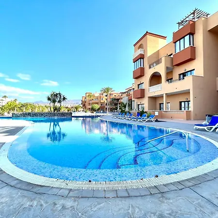 Apartman Studio By The Sea, Heated Pool In Tenerife South *