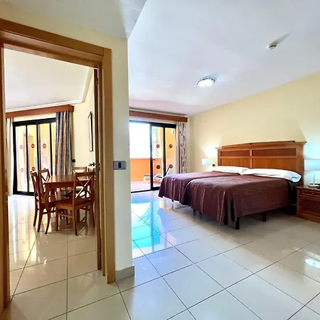 Apartman Studio By The Sea, Heated Pool In Tenerife South