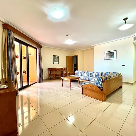 Apartman Studio By The Sea, Heated Pool In Tenerife South *