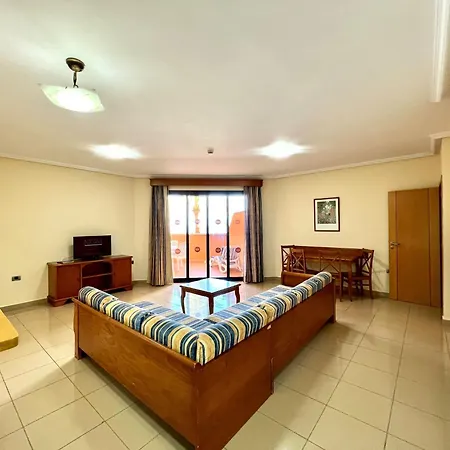 Apartman Studio By The Sea, Heated Pool In Tenerife South