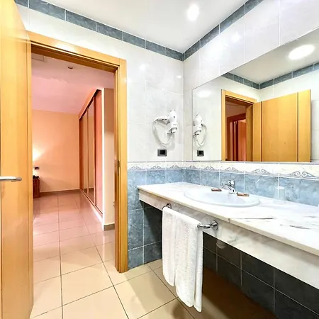 Apartman Studio By The Sea, Heated Pool In Tenerife South *